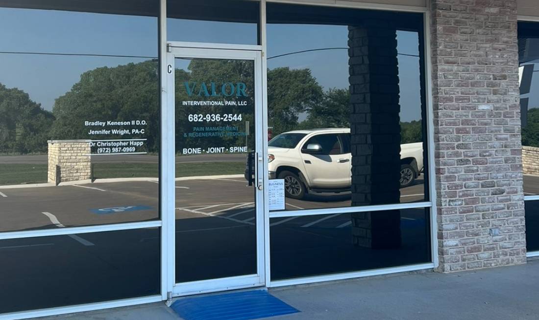 Granbury pain clinic storefront